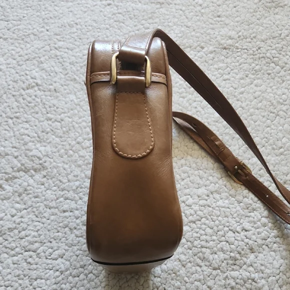 GUCCI Brown Tan Shoulder Bag w/ Signature Logo Fabric Leather sides Gold Details - Picture 5 of 16